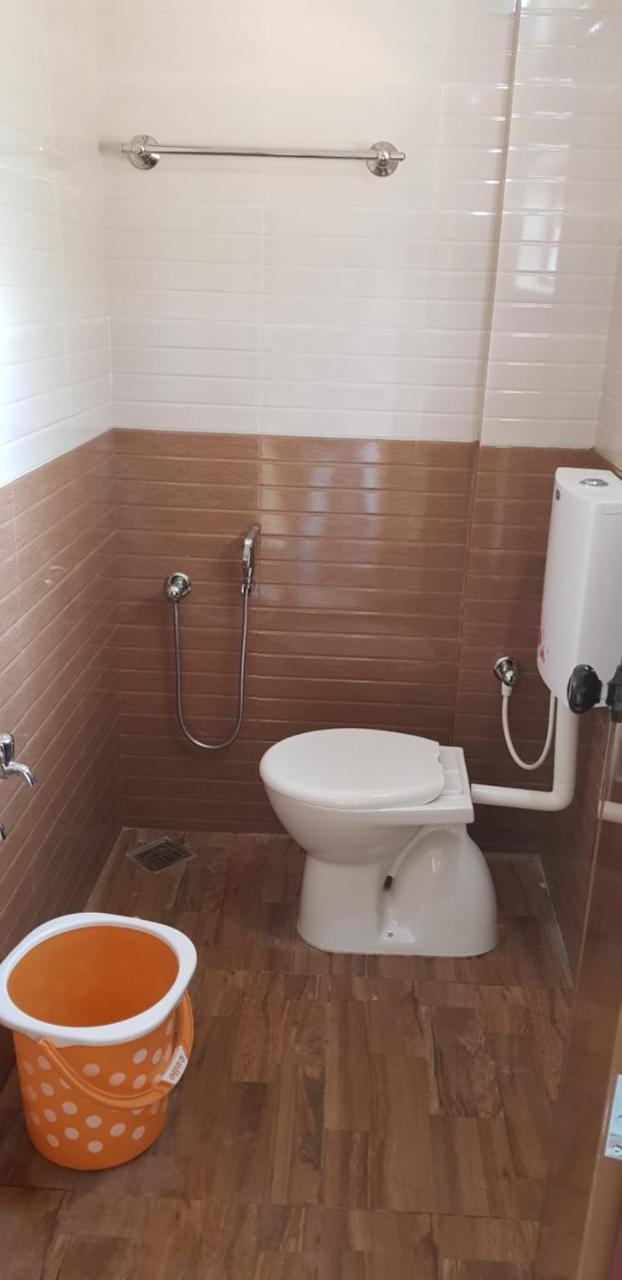 Hotel Nuhman Kondotty Buitenkant foto